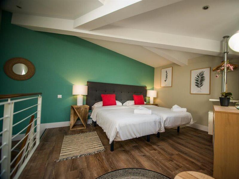 Apartamentos Cruz Мадрид Екстериор снимка