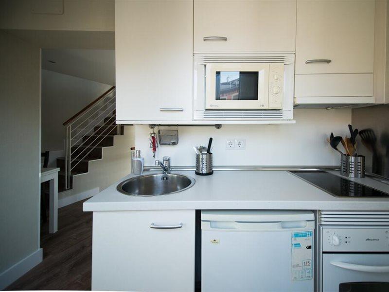 Apartamentos Cruz Мадрид Екстериор снимка
