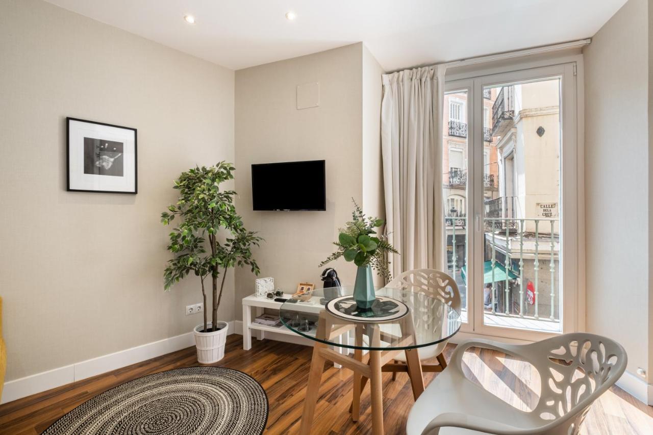 Apartamentos Cruz Мадрид Екстериор снимка