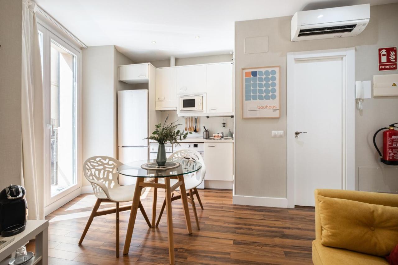 Apartamentos Cruz Мадрид Екстериор снимка