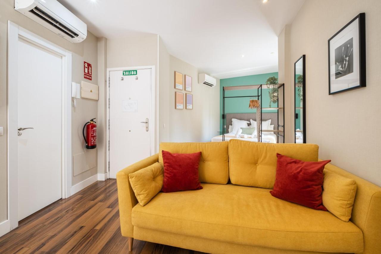 Apartamentos Cruz Мадрид Екстериор снимка