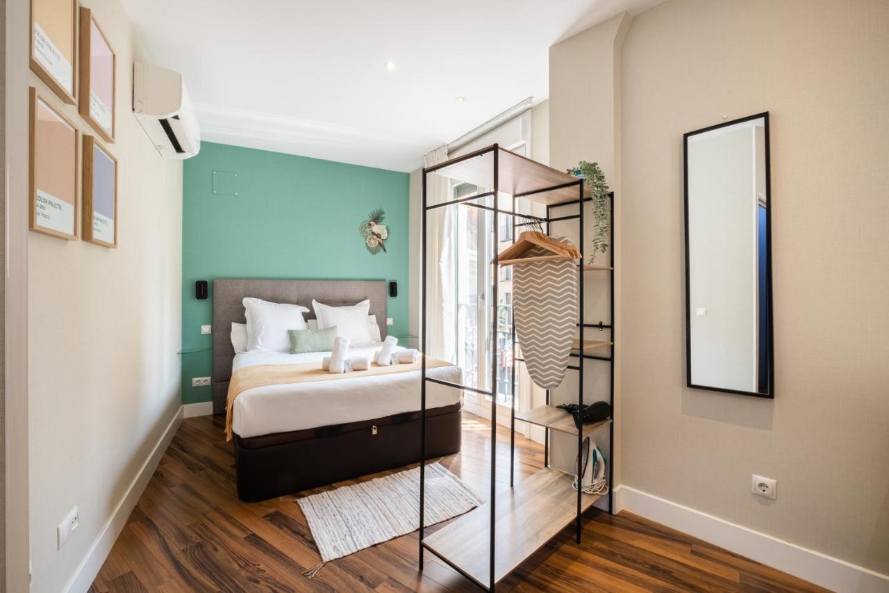 Apartamentos Cruz Мадрид Екстериор снимка