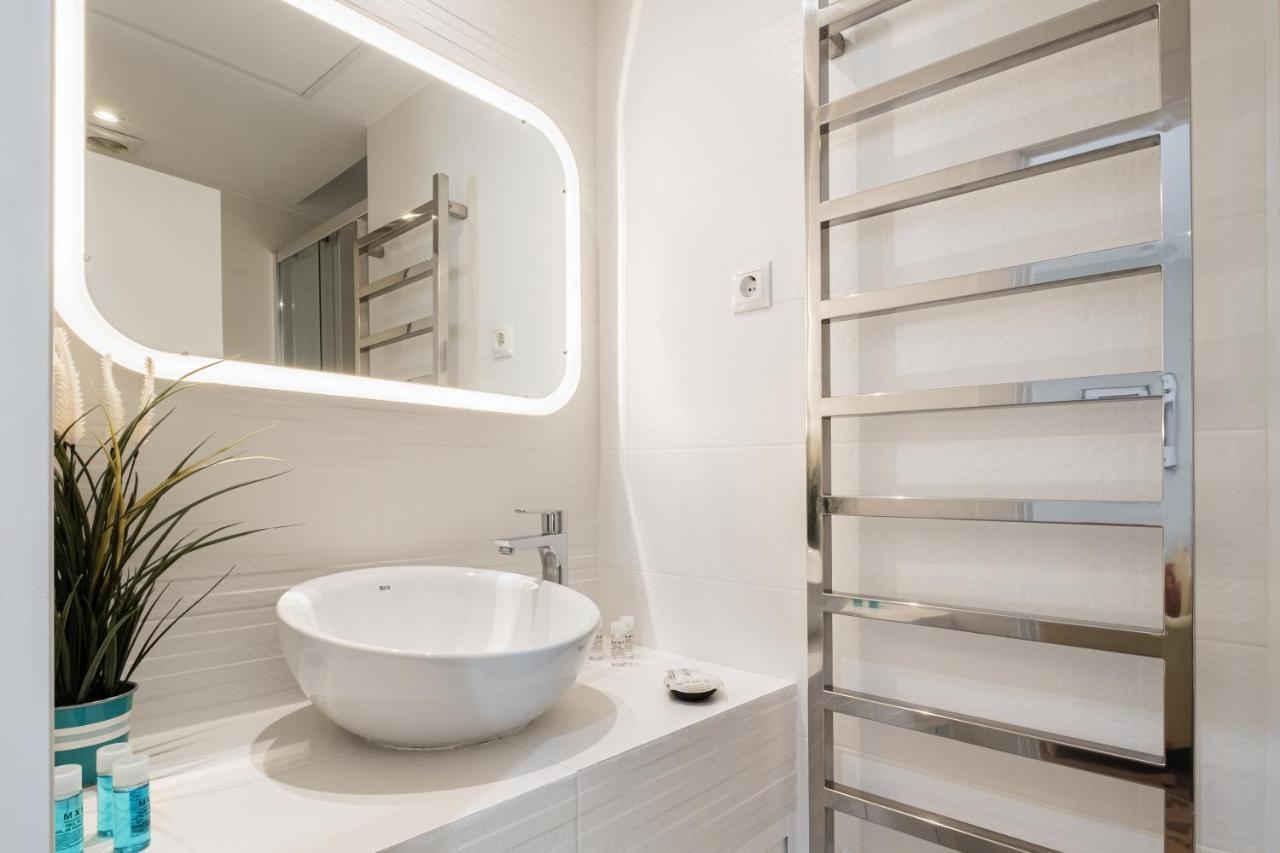 Apartamentos Cruz Мадрид Екстериор снимка