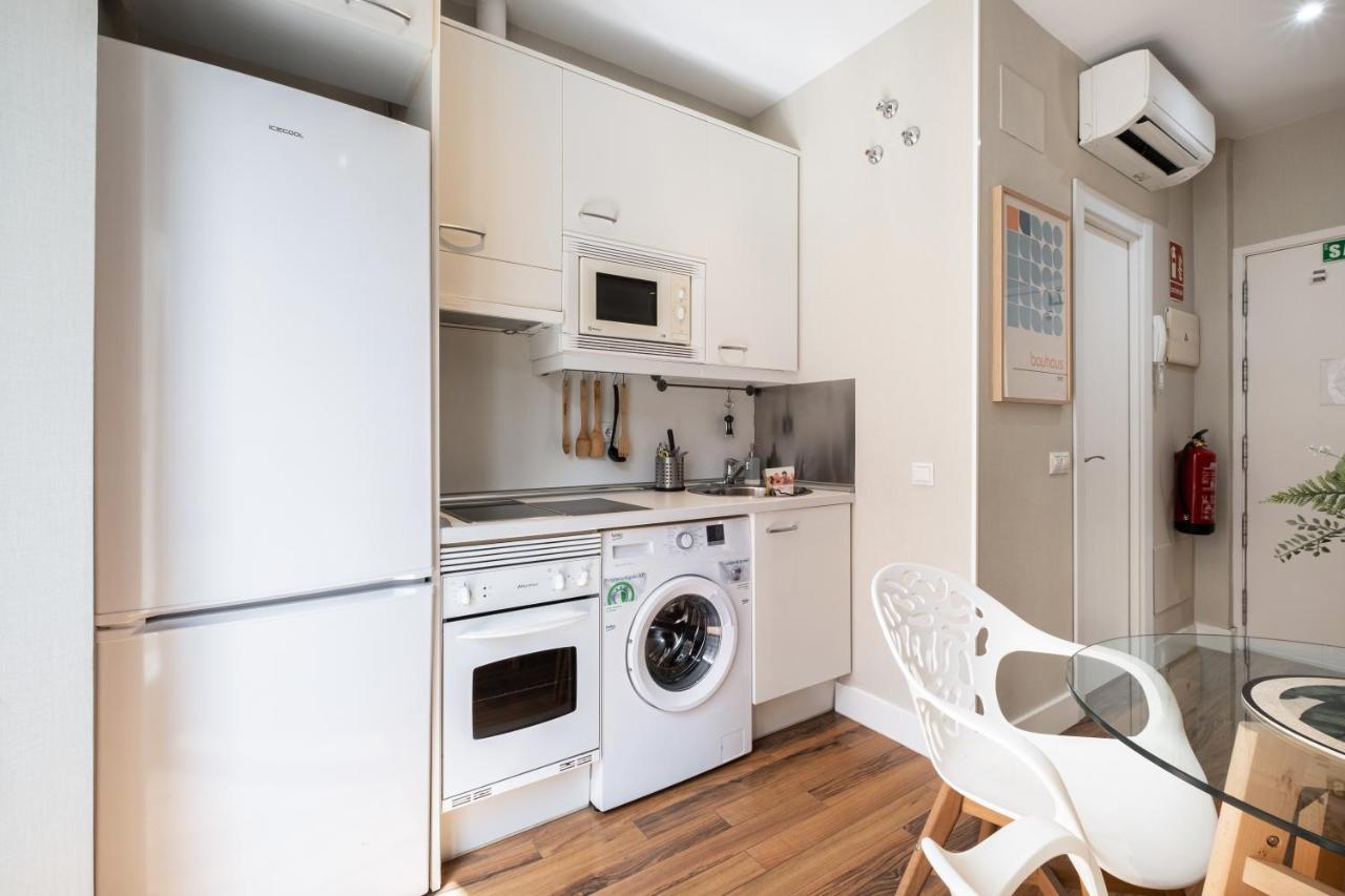 Apartamentos Cruz Мадрид Екстериор снимка