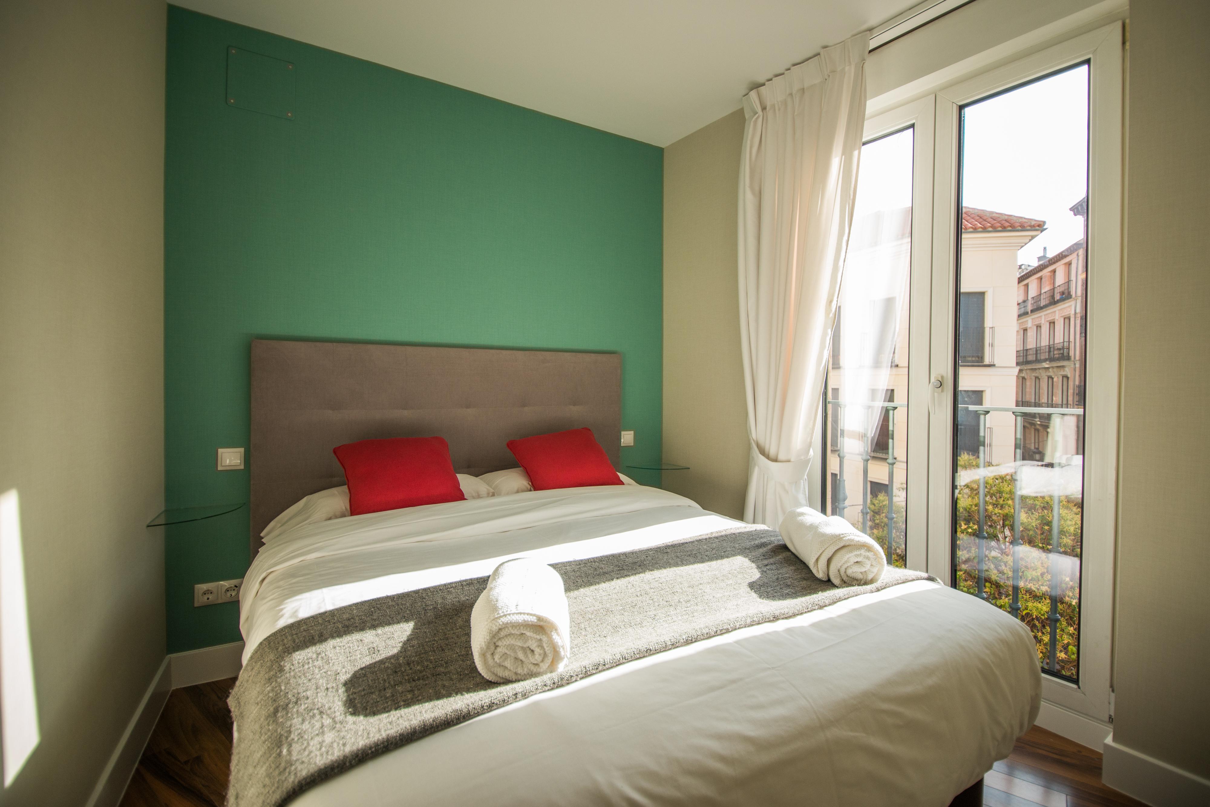 Apartamentos Cruz Мадрид Екстериор снимка