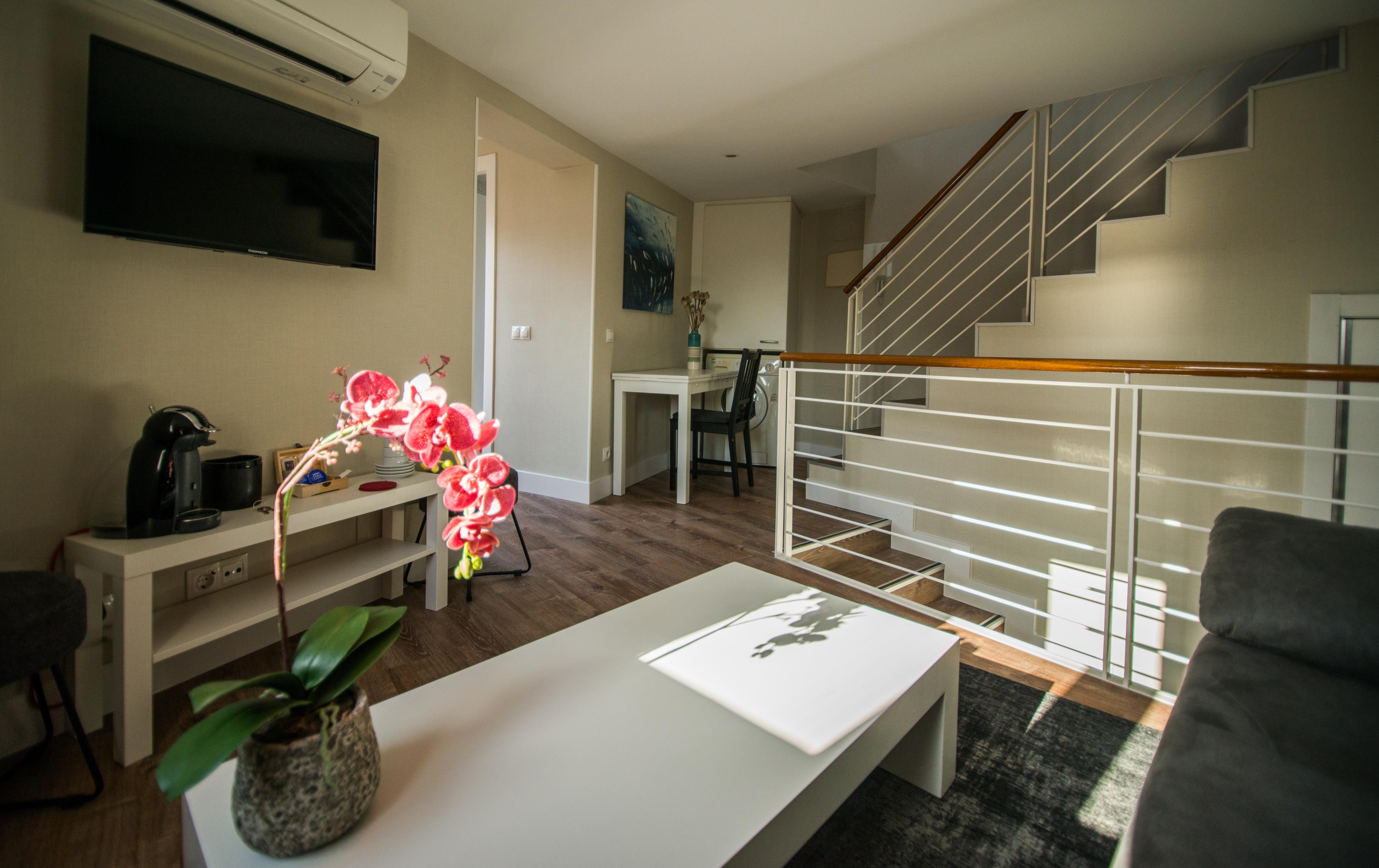 Apartamentos Cruz Мадрид Екстериор снимка