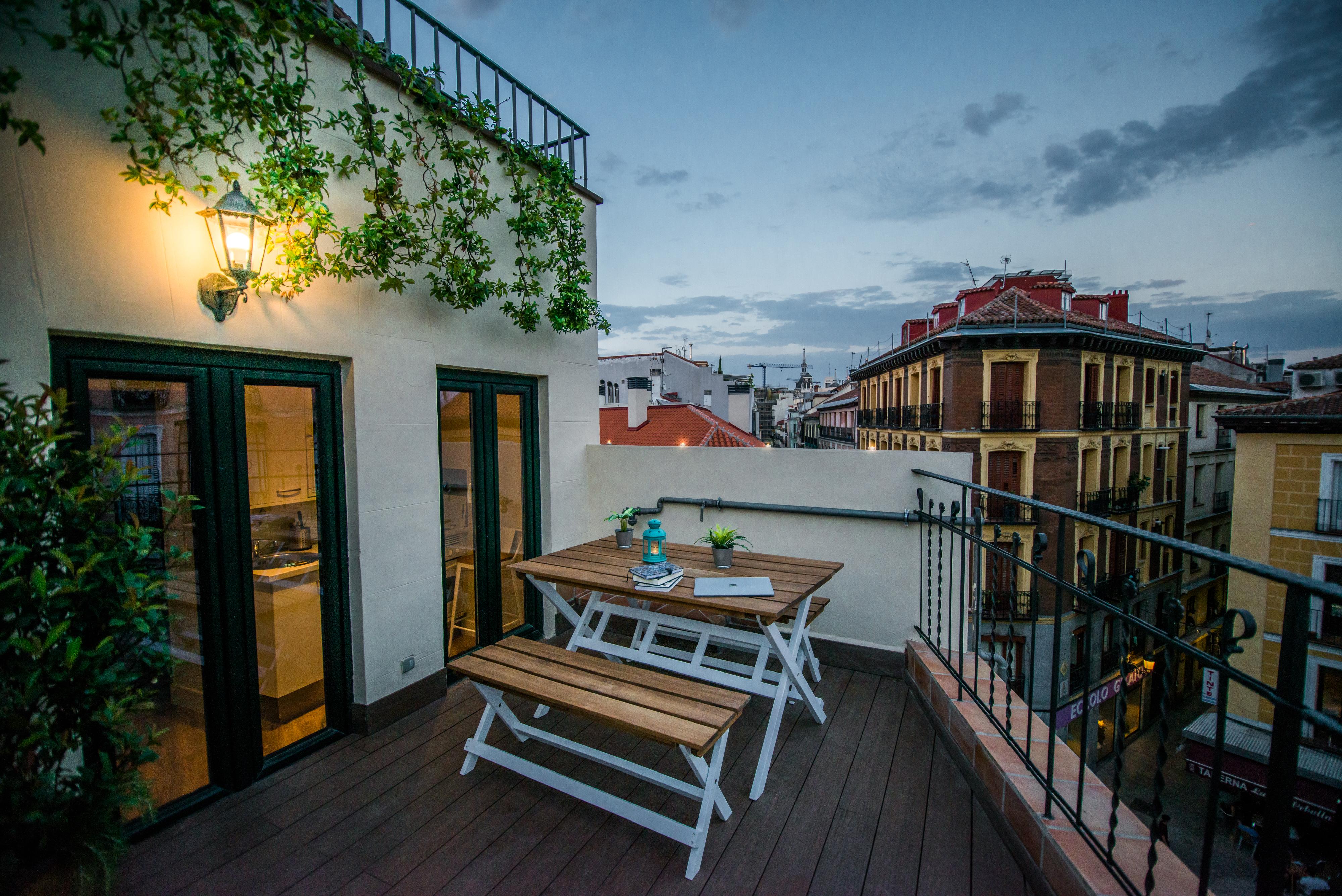 Apartamentos Cruz Мадрид Екстериор снимка