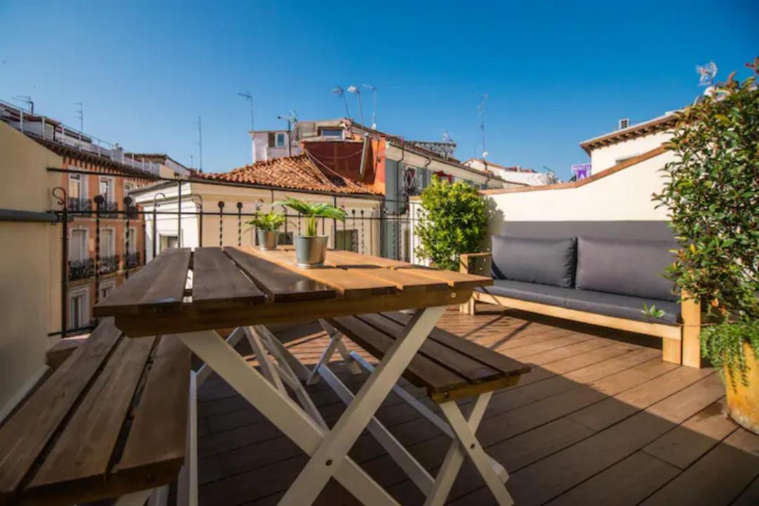 Apartamentos Cruz Мадрид Екстериор снимка