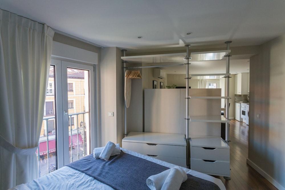 Apartamentos Cruz Мадрид Екстериор снимка